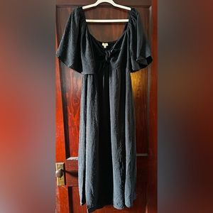 Maxi dress with tie knot detailing